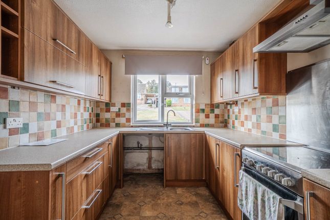17, Bowland Crescent, Bedfordshire photo 3