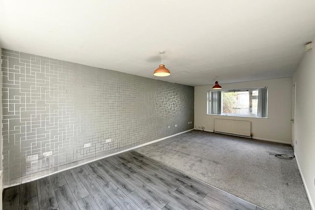 56, Chaucer Avenue, West Yorkshire photo 5