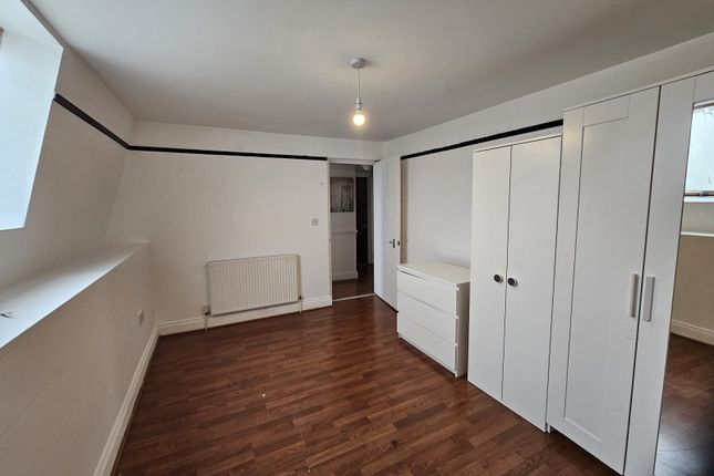 Flat 5, 133, Beulah Road, Thornton Heath photo 2
