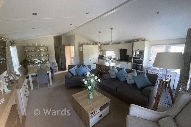 2-bed caravan on Manston Court, Manston Court Road, Ramsgate, £130,000
