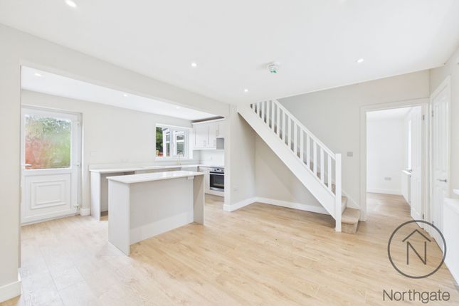 8 Eden Road, Newton Aycliffe photo 4
