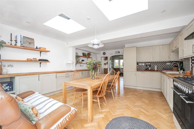 241, Lincoln Avenue, Twickenham photo 4