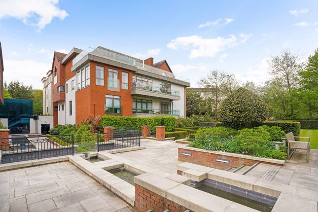 Flat for sale in Allingham Court, 44 The Bishops Avenue, London
