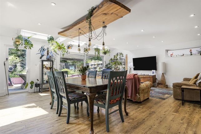 39, Saxon Way, Saffron Walden photo 4