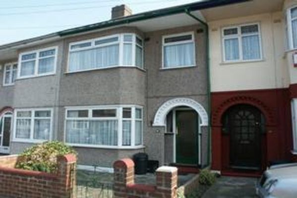 Thumbnail Terraced house to rent in 26 Jarrow Road, Chadwell Heath