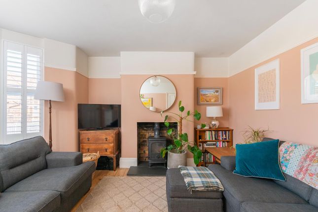 3W9Cbn - Living Room C.Jpg