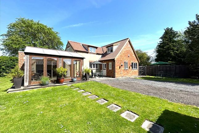 Thumbnail Detached house for sale in Vale View, Thornton Road, South Kelsey