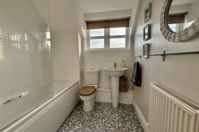 26, Dukesfield, Newcastle Upon Tyne photo 5