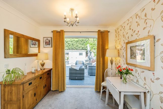 27, Planewood Gardens, Lowton photo 4