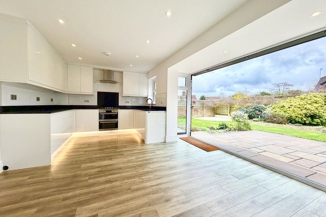 1, Barrington Close, East Cowes photo 2