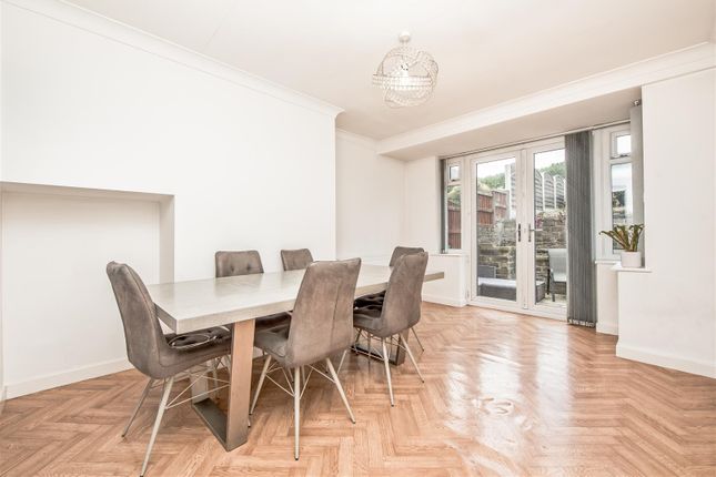 5, Lynwood View, Leeds photo 3