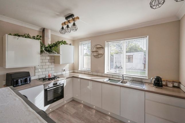 21, Ash Tree Road, Doncaster photo 4