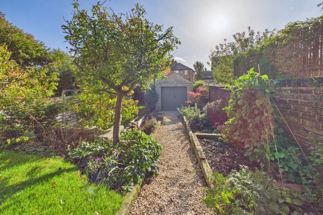 CLEVELAND ROAD, HUDDERSFIELD photo 3