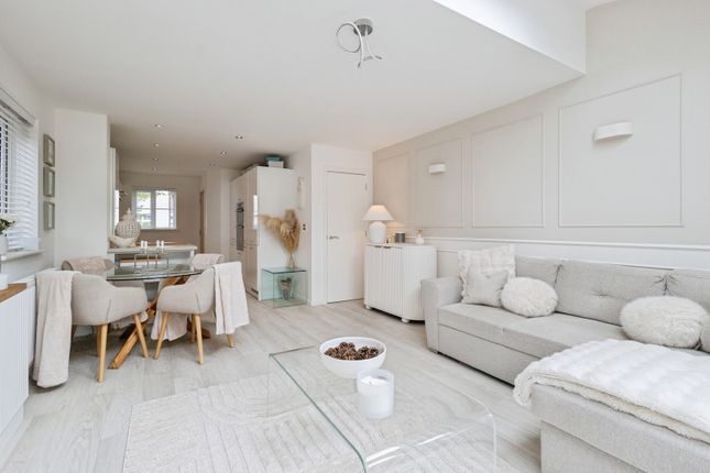 26, Newhaven Road, Greater Manchester photo 3