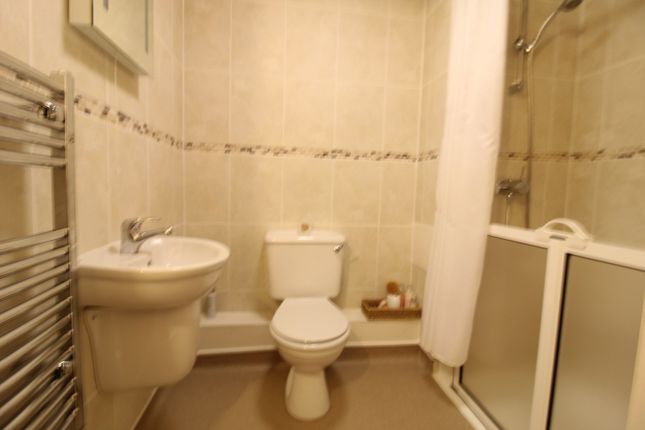 Flat for sale in Fig Tree Court, Canal Hill, Tiverton