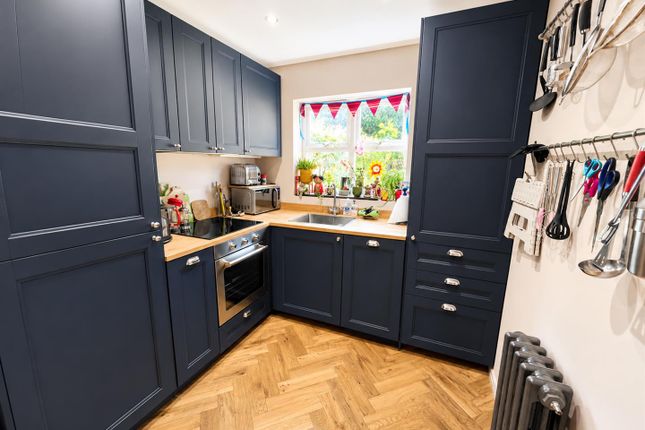 17, Arderne Place, Alderley Edge photo 2
