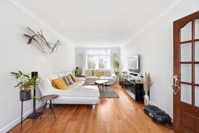 201, Lyndhurst Avenue, Twickenham photo 3