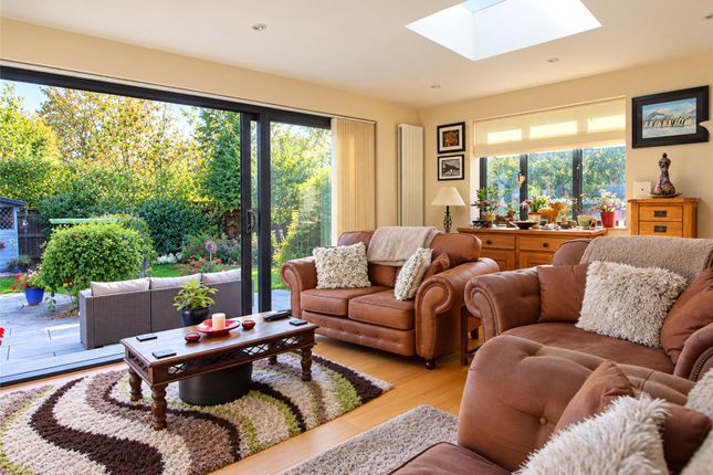 14, Firmount Close, Lymington photo 2