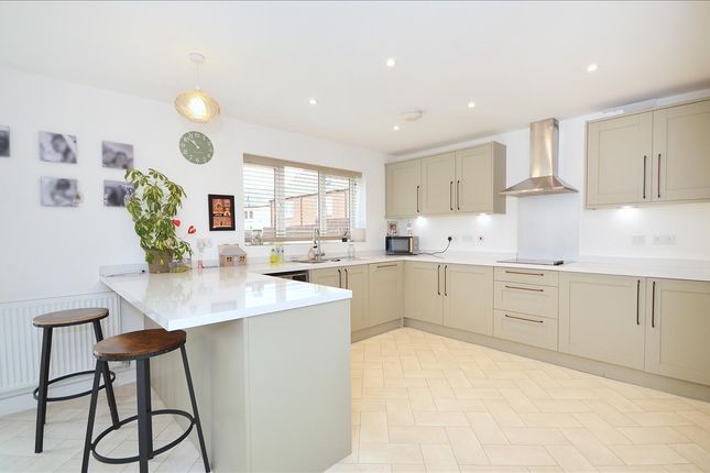 2, Pentelow Way, Raunds photo 2