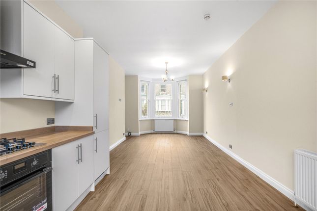 2-bed flat on Ramsden Road, London, £2,900/mo