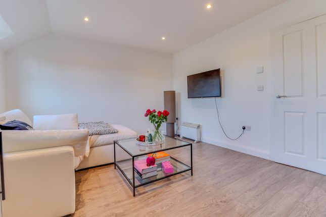 Apts at 17b Stamford Street, Glenfield, Leicester photo 3