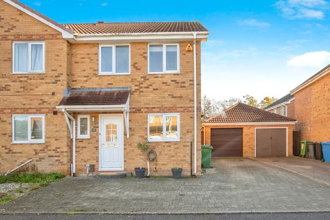 3-bed semi-detached on 45, McWilliam Close, Talbot Village, £390,000