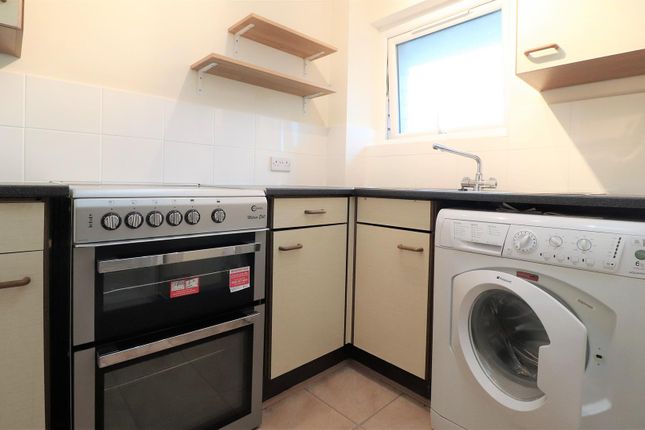 64a, Ryeland Close, West Drayton photo 4
