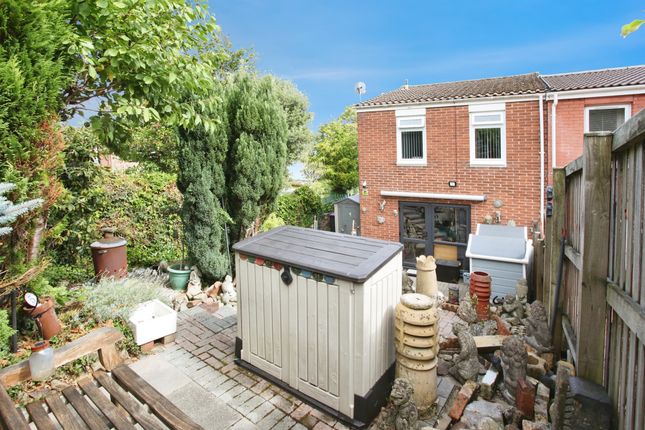10, Berkeley Court, Cwmbran photo 4