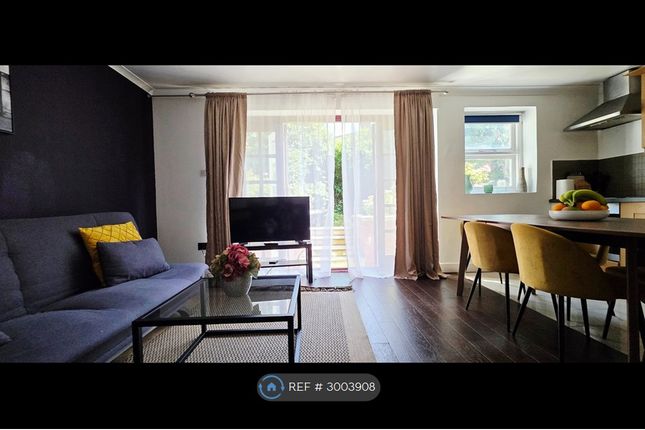 Stock Orchard Crescent, Garden Flat, London photo 2