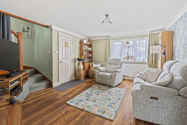 12 Bluebell Close, East Grinstead photo 4