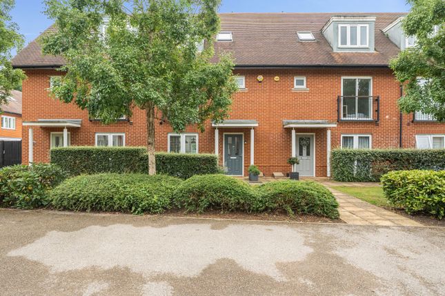 11, Priddy Place, Surrey photo 2