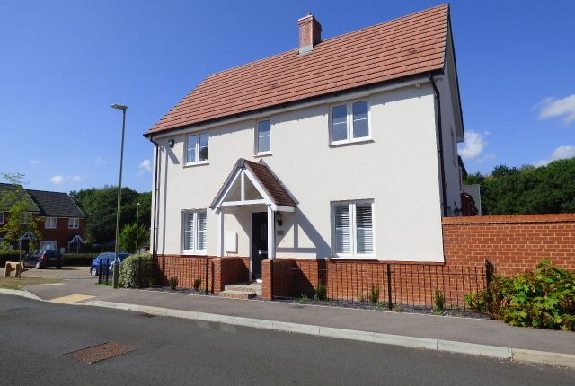 Thumbnail Semi-detached house to rent in Chiltern Crescent, Fair Oak, Eastleigh