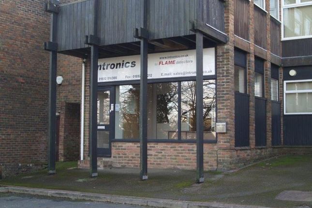 Retail premises to let in Broadmead, Tunbridge Wells