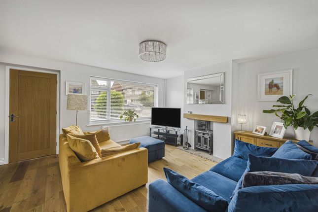7 Warburton Close, Lymm photo 4