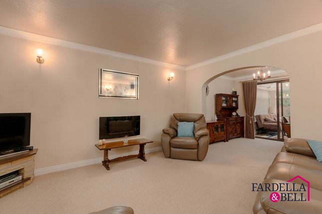 14 Marsden Court, Burnley photo 4