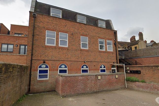 Office to let in Walters Yard, Bromley