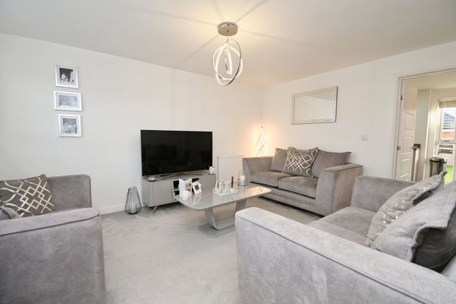 5, Parish Green, Barnsley photo 3