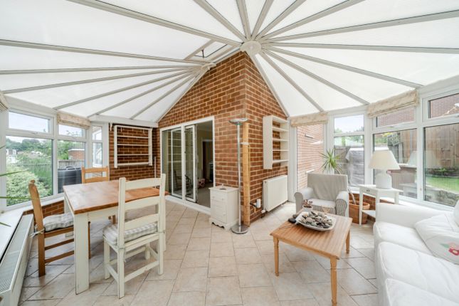 16, Kingsdown Mount, Wollaton photo 3