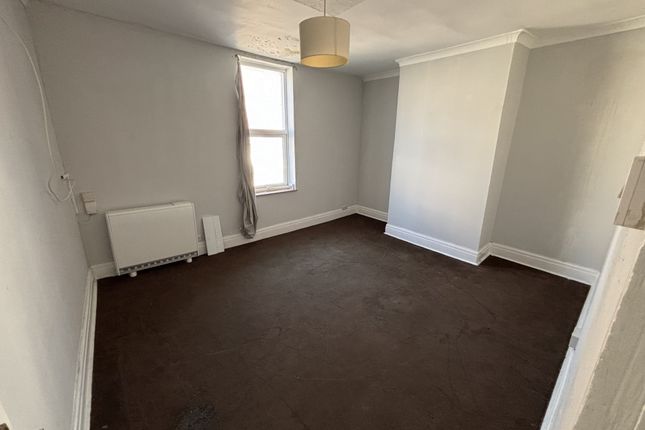10, Luton Road, Chatham photo 2