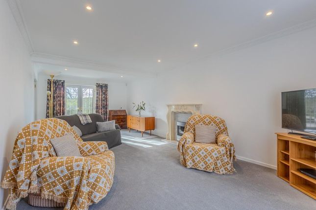 7, Cromarty Avenue, Glasgow photo 3