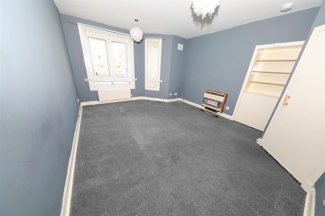 49, Croft Crescent, Markinch photo 2
