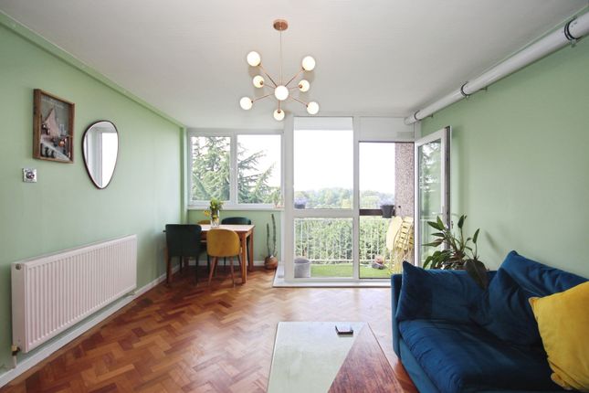 60, Kenilworth Court, West Midlands photo 3