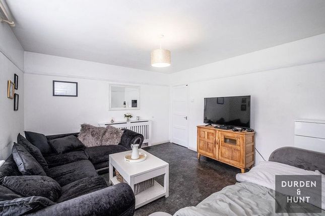 31 Chequers Road, Loughton photo 5