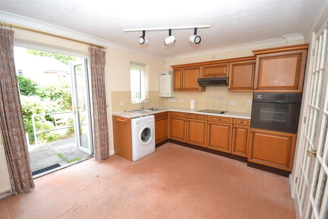 2 Bartons Court, Dunleys Hill, Hook photo 4
