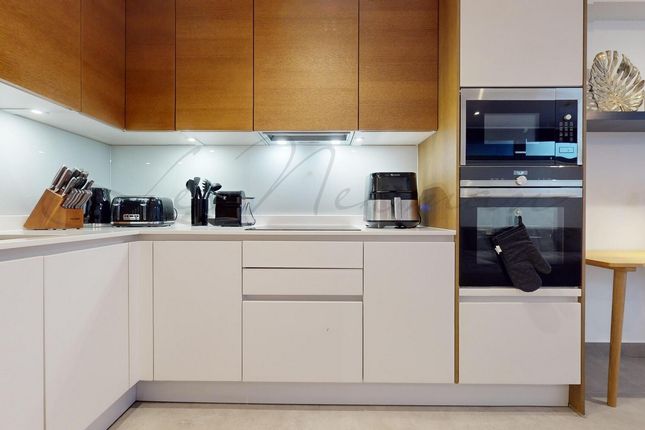 Flat 1  [2 bed duplex sale], College Yard, London photo 5