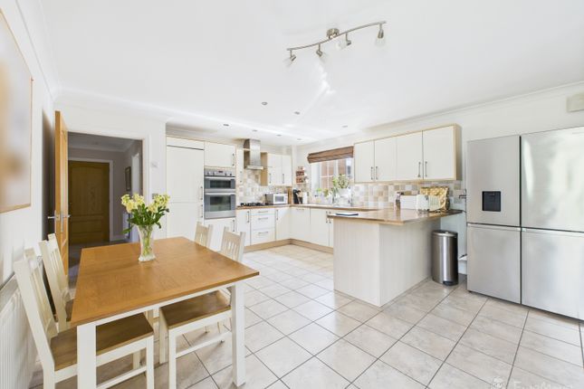 45, Aspen Way, Ely photo 2