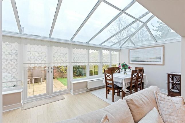13 Kinsale Close, London photo 4