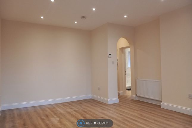 Flat, Osborne Road, Manchester photo 3