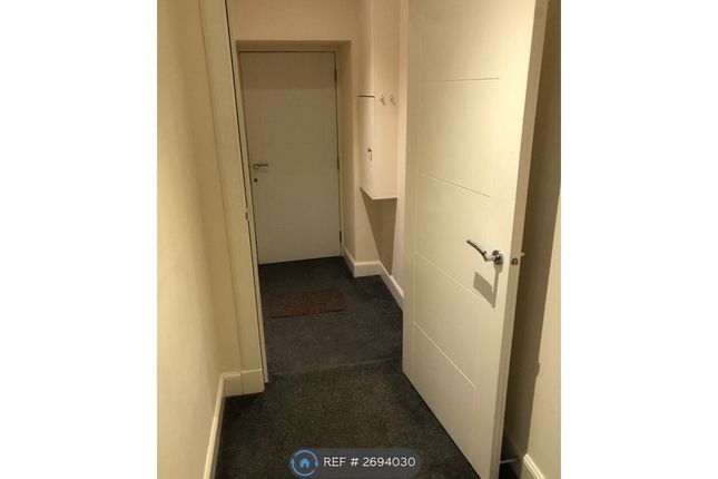 Flat, St Anns Lane, Perth photo 2