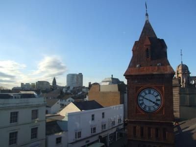 Flat to rent in Princes House, North Street, Brighton